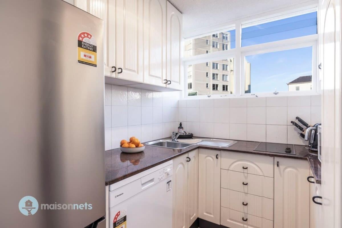 Studio Apt With Parking Balcony & Water Views 시드니 외부 사진